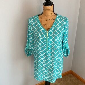 NWOT Tacera Turquoise & White Geometric Zip Tunic with Roll-Tab Sleeves Women M